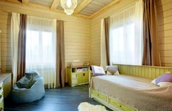 Покраска спальни в деревянном доме фото