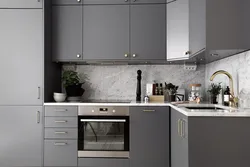 Гарнитур для маленькой кухни серого цвета фото