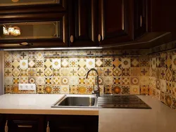 Apron in the kitchen made of tiles photo of apartments