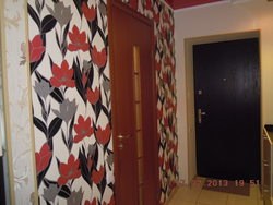 Design how to hang wallpaper in the hallway