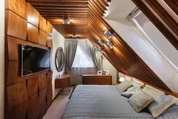 Інтэр'ер спальні з нізкімі столямі