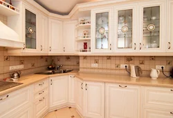 Кухонный гарнитур угловой в светлую кухню фото