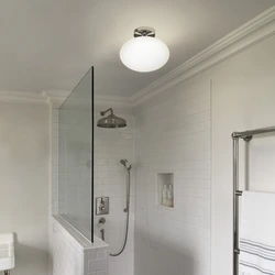 Daxili banyoda tavan lampaları