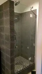 Ваннасыз ванна бөлмесі және перде фотосуреті бар душ