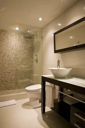 Сәндік сылақ және плиткалар фотосуреті бар ванна бөлмесінің дизайны