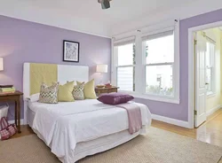 Light purple color in the bedroom interior