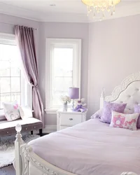 Светло фиолетовый цвет в интерьере спальни