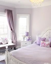 Light purple color in the bedroom interior