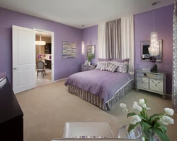 Light purple color in the bedroom interior