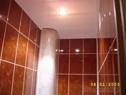 Banyoda quvurlarni panelli fotosurat bilan qanday yashirish kerak