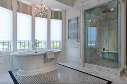 Pəncərə dizaynı ilə evdə duşlu vanna otağı