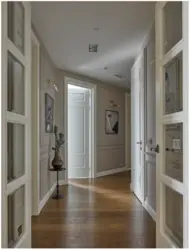Дизайн квартиры с белыми дверями