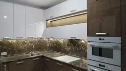 Каралеўскі апал стальніца светлы на кухні фота
