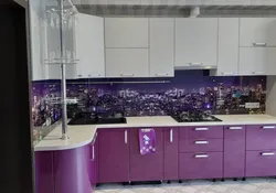 Угловая кухня фиолетовая с белым фото