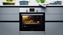 Electric built-in oven photo in the kitchen