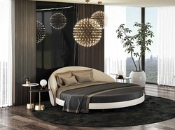 Круглая кровать в интерьере спальни
