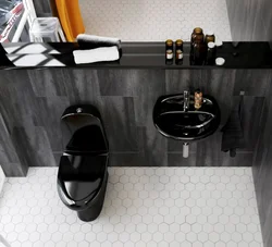 Qara tualet və lavabo ilə vanna otağı dizaynı