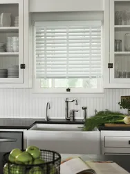 Шторы на пластиковые окна фото в интерьере кухни