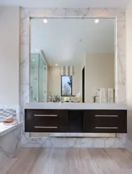 Ванная комната с зеркалом на всю стену фото