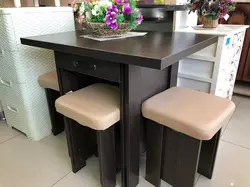 Невялікі кухонны стол для маленькай кухні фота