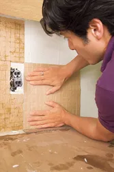 How to lay tiles in the kitchen photo