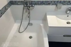 Адзін змяшальнік у ванным пакоі фота
