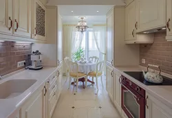 Фото узкой кухни в доме с окном