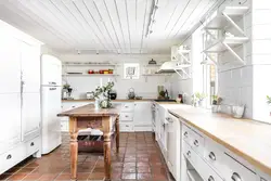 Белая Кухня В Деревянном Доме В Интерьере
