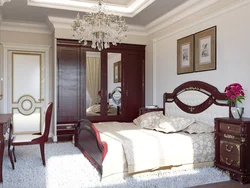 Интерьер гостиной с темной мебелью в классическом стиле