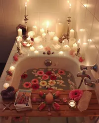 Раушан және көбік фотосуреті бар ванна