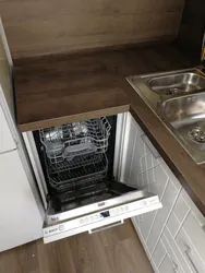 How to place a dishwasher in a small kitchen photo