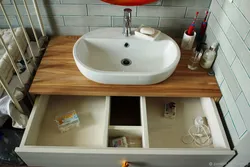 Акс Девони ботил ҳаммом бо countertop