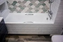 Плиткалардан жасалған ванна экранының фотосы
