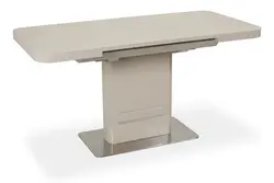 Bir ayaq fotoşəkili olan mətbəx masası