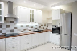 Countertop For White Glossy Kitchen Photo