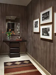 Decorating the walls in the hallway with laminate photo design and methods
