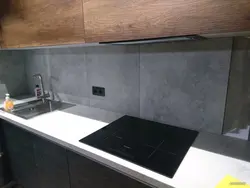 Mətbəx önlük interyerdə mərmər çini daşdan hazırlanmış fotoşəkil