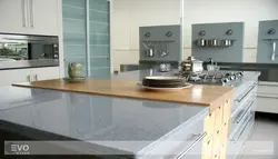 Столешница из искусственного камня в интерьере кухни