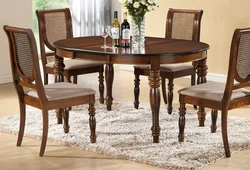 Красивые обеденные столы и стулья для гостиной фото