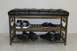 Banquette in the hallway with photo seat and shoe rack