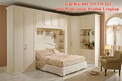 Спальны гарнітур для маленькай спальні з шафай і камодай фота
