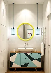 Bright small bath design