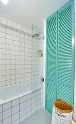 Ванна белая плитка с цветной затиркой фото