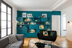 Сочетание синего и зеленого в интерьере гостиной