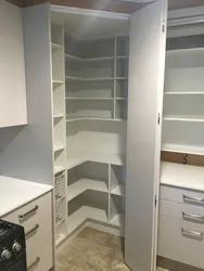 Дызайн кухні ў куце шафа