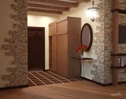 Koridor dekorativ kərpic və divar kağızı fotoşəkili