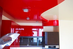 Фото красного потолка на кухню