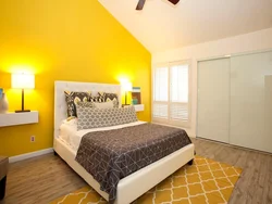 Желтая Кровать В Интерьере Спальни Фото
