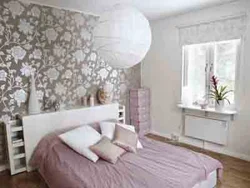 What wallpaper to choose for a bedroom with a sunny side for adults photo