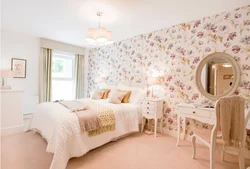 What wallpaper to choose for a bedroom with a sunny side for adults photo